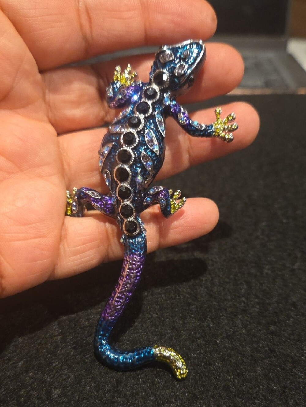 Colorful Lizard Crystal Brooch - Blue, Purple, Yellow - Picture 4 of 4